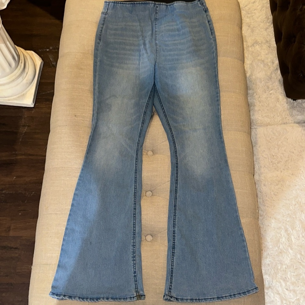 Whitewash stretch wideleg jeggings